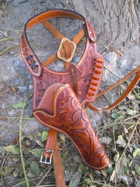 Western shoulder clearance holster